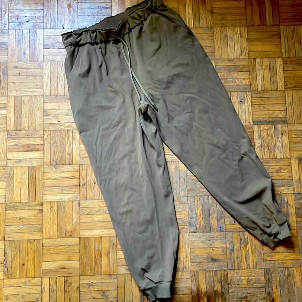 Brown lululemon joggers size 10